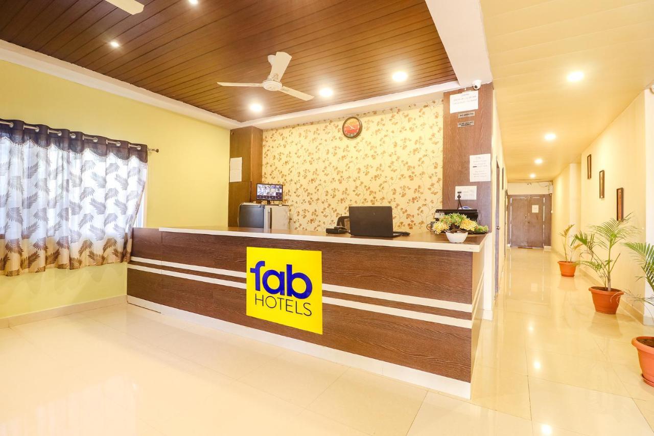 Fabexpress Airport Stay Inn - Nr Hyderabad International Airport, Shamshabad Экстерьер фото