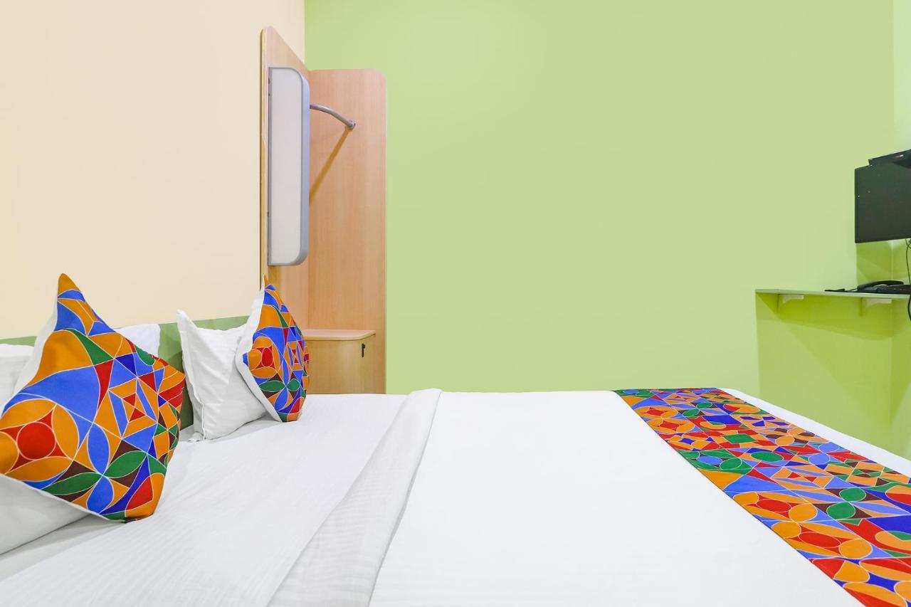 Fabexpress Airport Stay Inn - Nr Hyderabad International Airport, Shamshabad Экстерьер фото