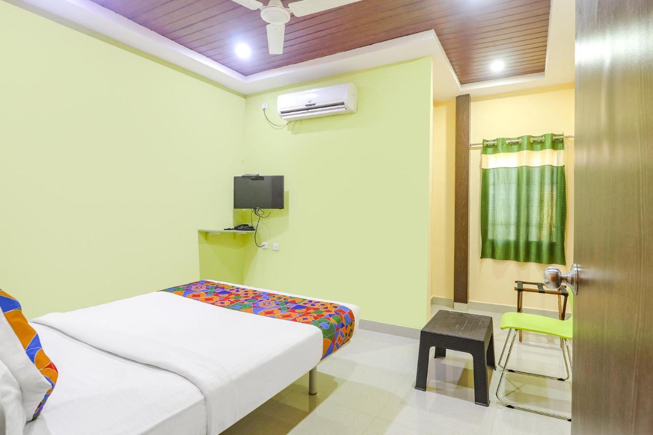 Fabexpress Airport Stay Inn - Nr Hyderabad International Airport, Shamshabad Экстерьер фото