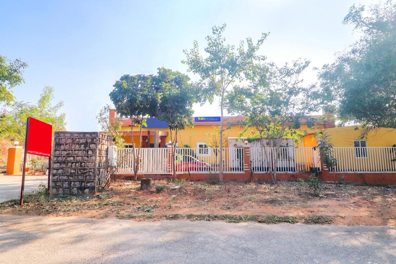 Fabexpress Airport Stay Inn - Nr Hyderabad International Airport, Shamshabad Экстерьер фото