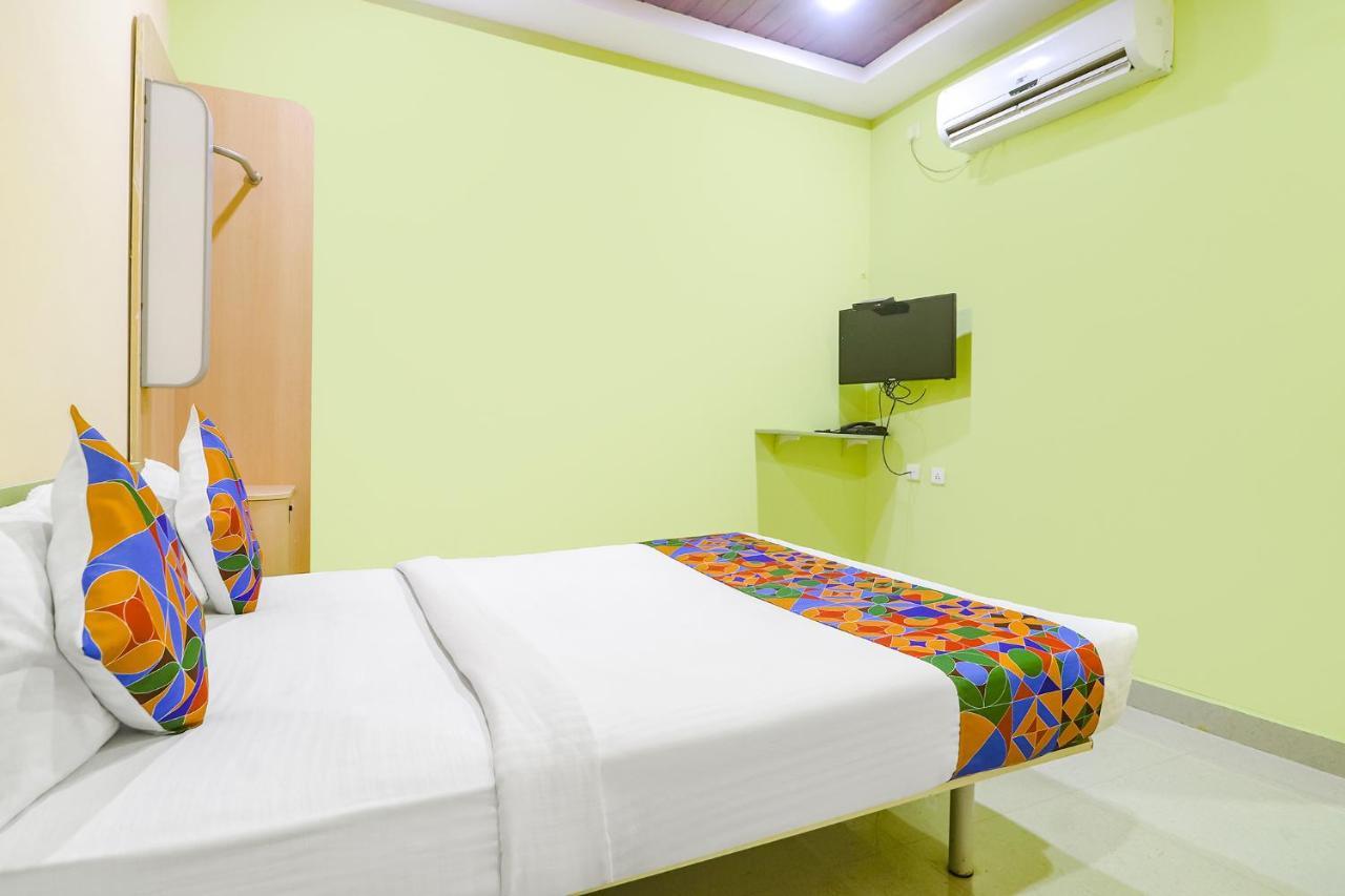Fabexpress Airport Stay Inn - Nr Hyderabad International Airport, Shamshabad Экстерьер фото
