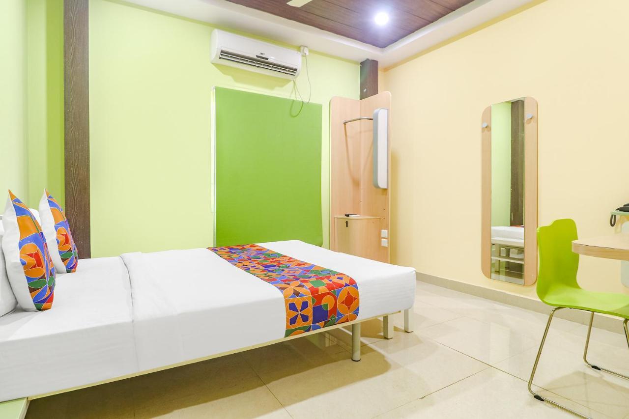 Fabexpress Airport Stay Inn - Nr Hyderabad International Airport, Shamshabad Экстерьер фото